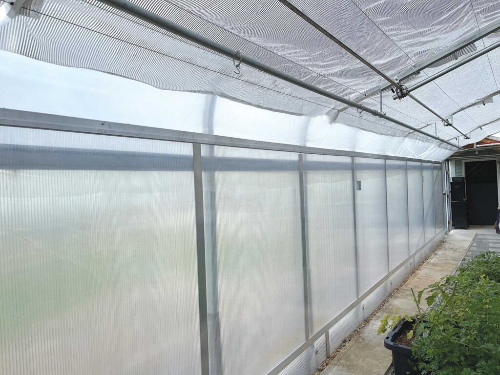 SGAFT: Sidewall winterization for small greenhouses