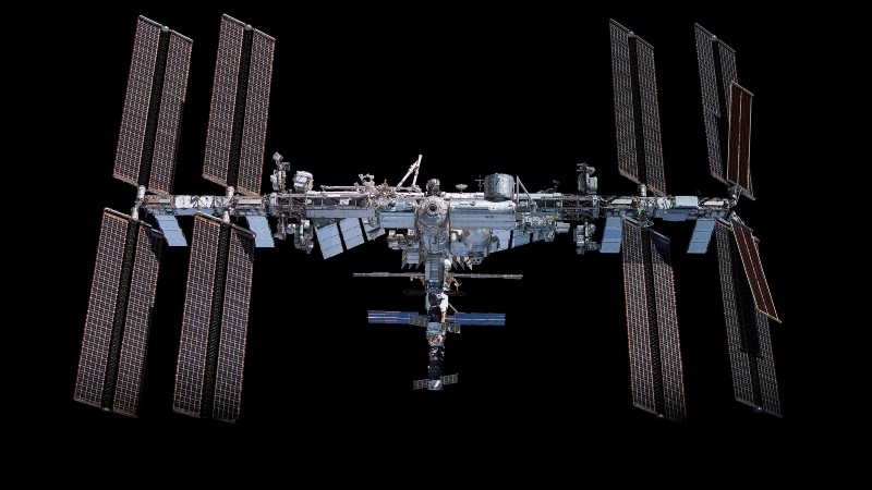 Redwire Advances Greenhouse Growing at the International Space Station
