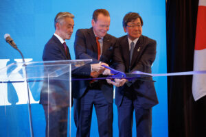 Sakata ribbon cutting at is new California headquarters. Photo courtesy of Sakata.