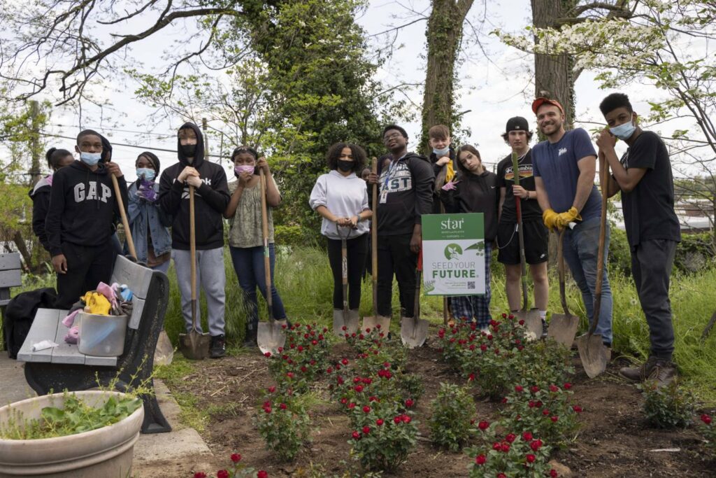 Star Roses and Plants Donates to High Schools’ Hort, Ag Programs