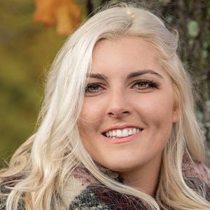 headshot of smiling woman