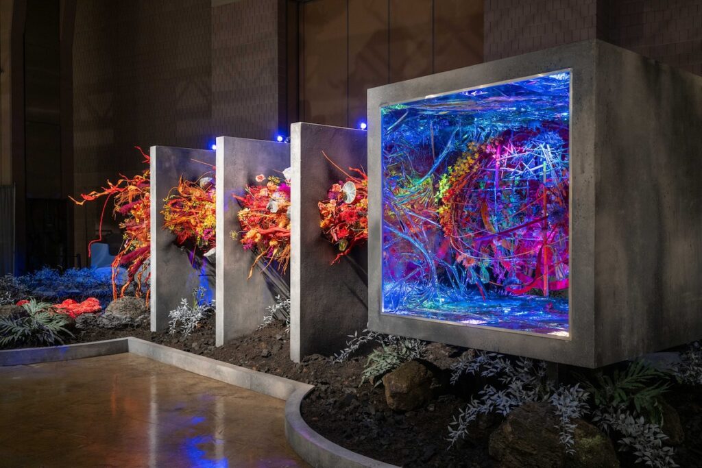 floral structural forms display